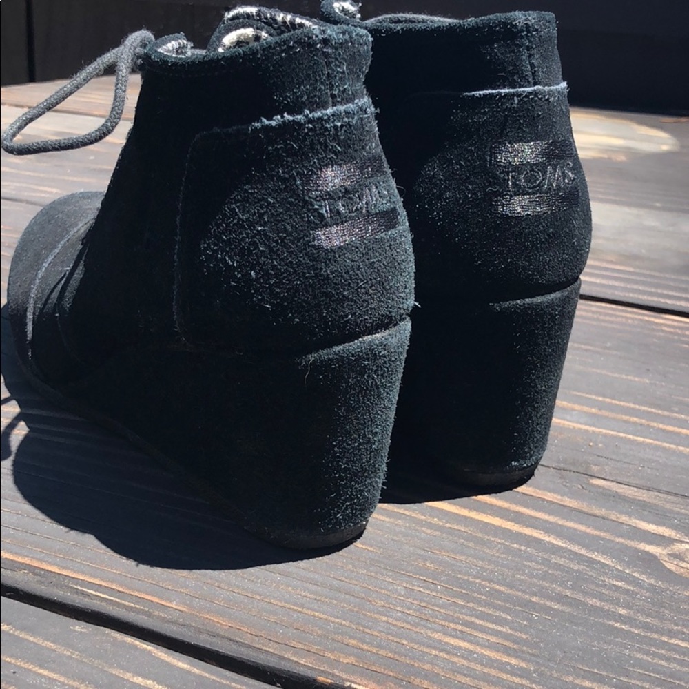 Toms wedge style
